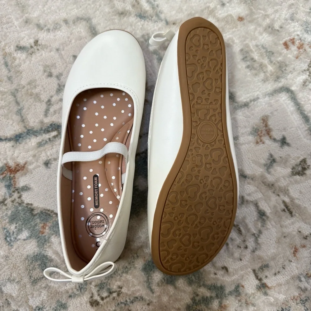 NWT Wonder Nation White Ballet Style Flat Strap Slip On Girl’s Shoes Size 5